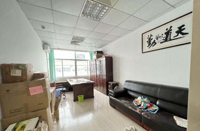 布吉原房东电商办公仓库1350平方出租精装修带卸货平台空地大