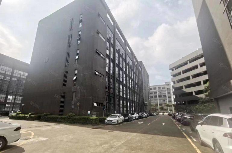 布吉上水径本地佬厂房精装1000平出租，好招工，拎包入驻