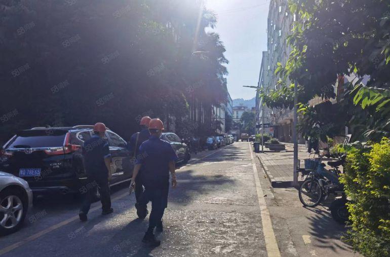 布吉上下水径湖北宝丰工业区新出3楼整层1800平可分方正出租