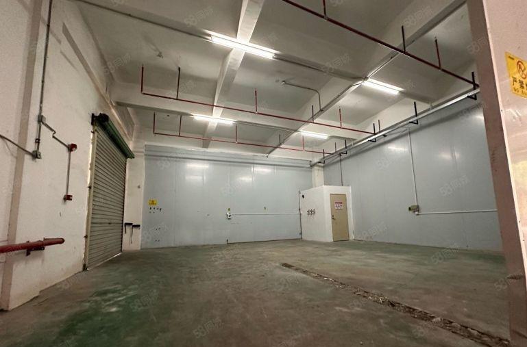 布吉慢城一楼厂房1200平出租，适合仓库，物流配送  带装修