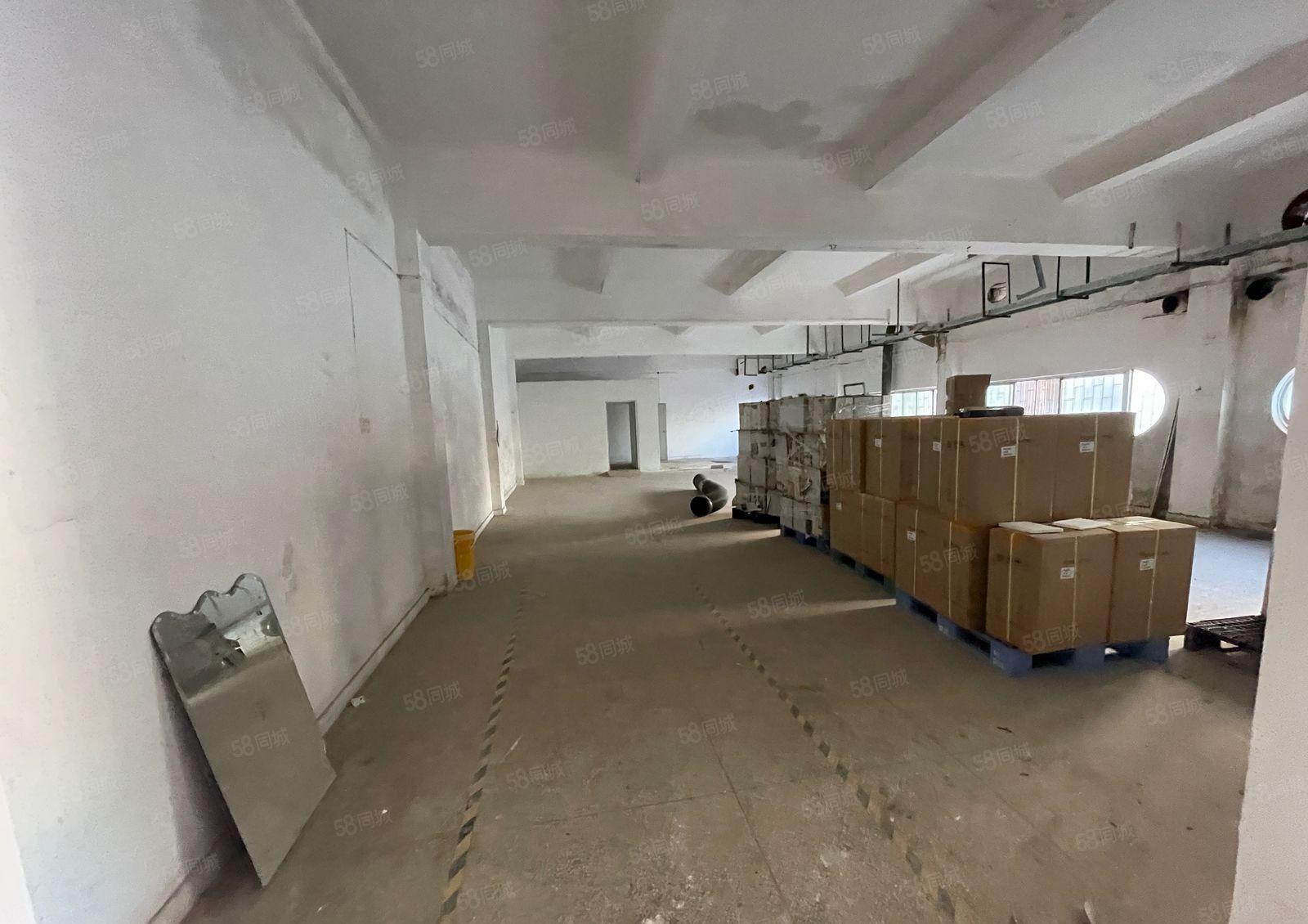 布吉李朗1560平米厂房出租，大小面积可以分租