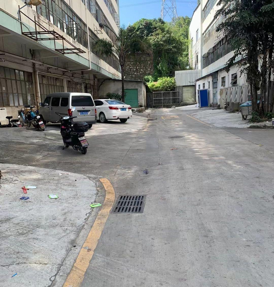 甘坑地铁站 秀峰工业城一楼物业出租,适合做物流!