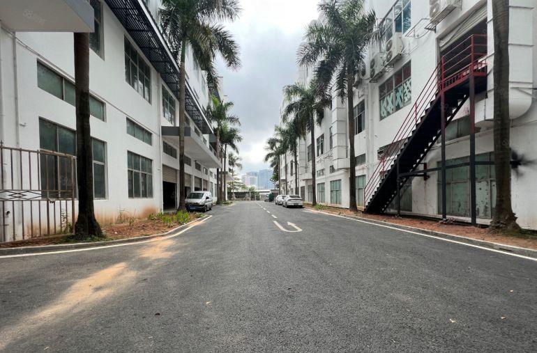 布吉上李朗红本工业园一楼1500平方厂房出租带消防喷淋