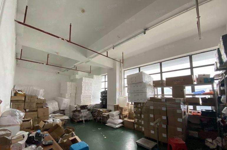 布吉地铁口楼上25元1000平精装修厂房出租仓库出租大小分租