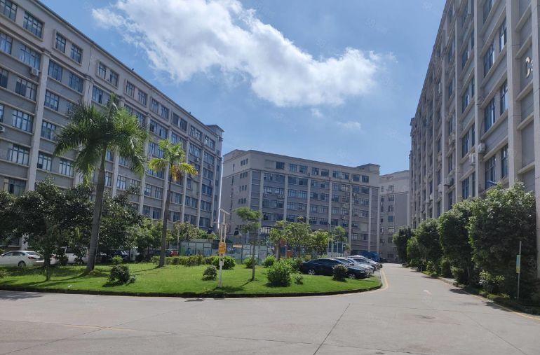 特价  布吉李朗厂房仓库1812平出租，带现成装修，可办环评