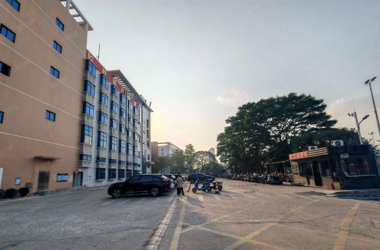 李朗地铁口创意园200平至1000平方电商仓库小面积厂房出租