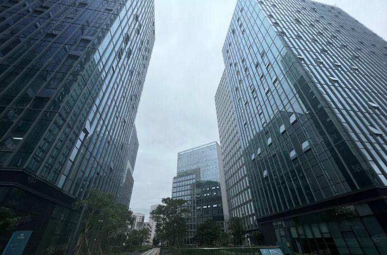 布吉工业上楼1500平可定制装修办公加仓库或轻加工行业