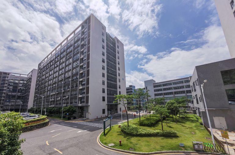 180平龙岗布吉南岭大芬地铁口50米精装办公室  41格局