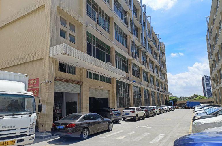 布吉红本厂房出租 带装修2000平可分租 工业园低价仓库出租