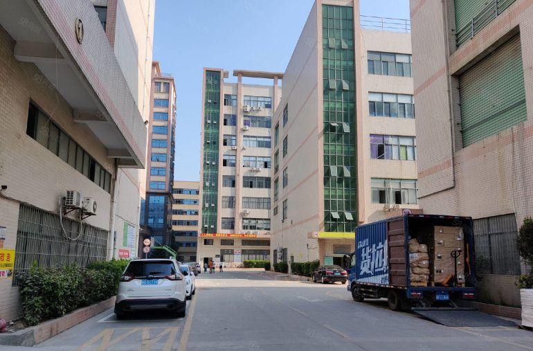 布吉李朗一楼厂房仓库2000平出租，层高6米带现成办公室