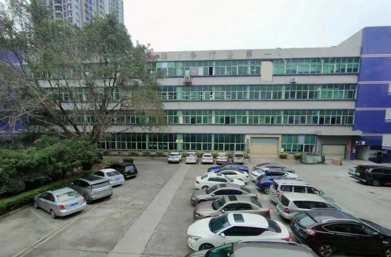 丹竹头地铁口原房东厂房2000平米招租，已分小面积现成装修