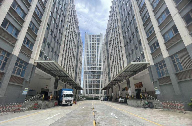 200平方米起布吉李朗地铁口楼上1000平方米厂房仓库出租