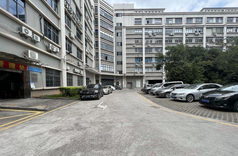 龙岗布吉李朗双地铁口300起租办公厂房仓库出租带精装