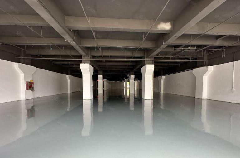 布吉地铁口带卸货平台一楼红本厂房1700平方出租