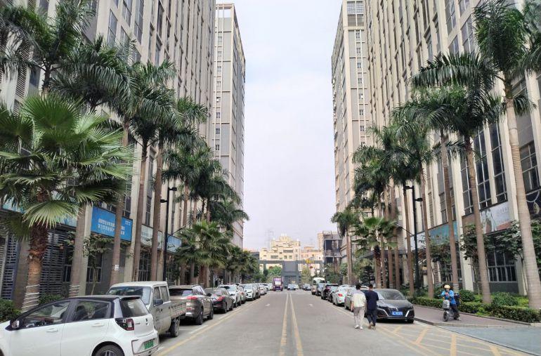 布吉李朗珠宝园新出楼上500平带装修办公室厂房出租 可分租