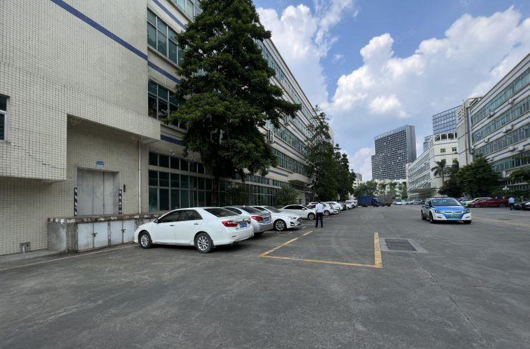 布吉地铁口工业园一楼3000平厂房仓库出租带牛角地坪漆好招工