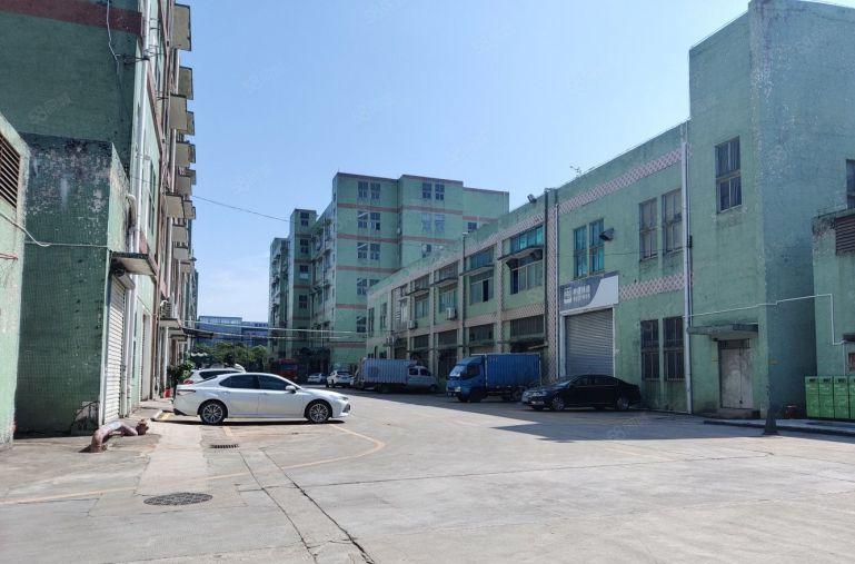 布吉李朗楼上厂房700平出租，带装修适合电商办公仓库