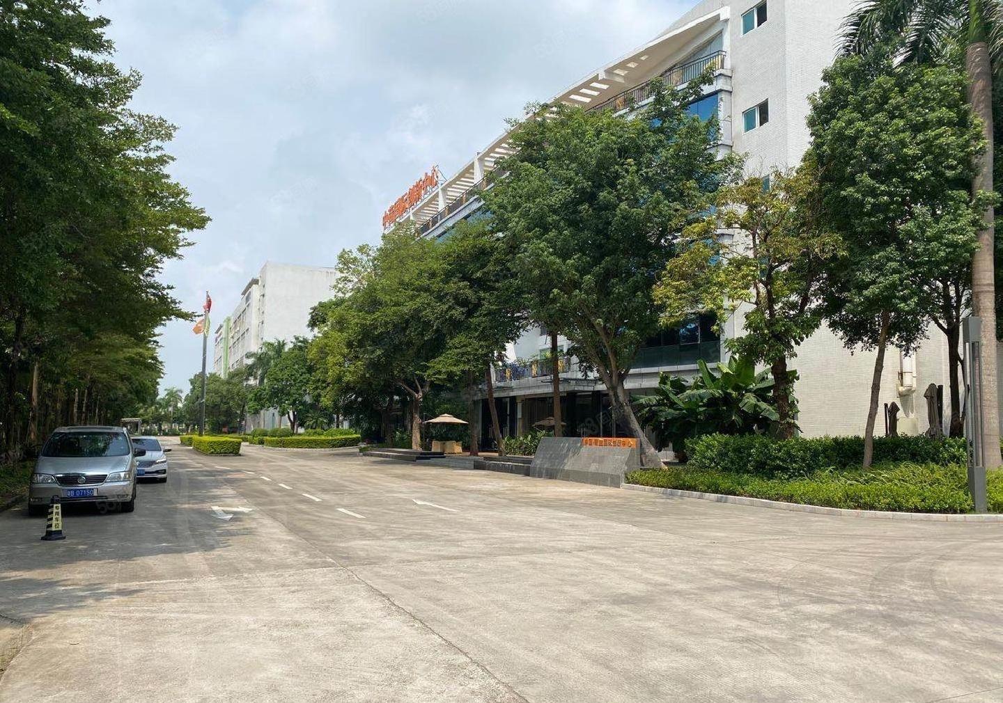 布吉南岭工业园1万平独栋厂房出租国有企业实际面积出租可分租