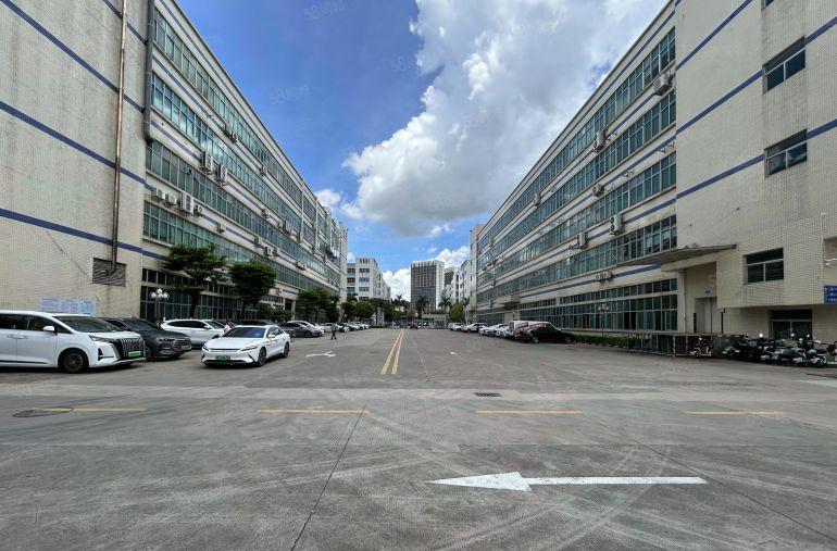 布吉上李朗原房东科技园新出楼上整层2000平厂房出租可分租