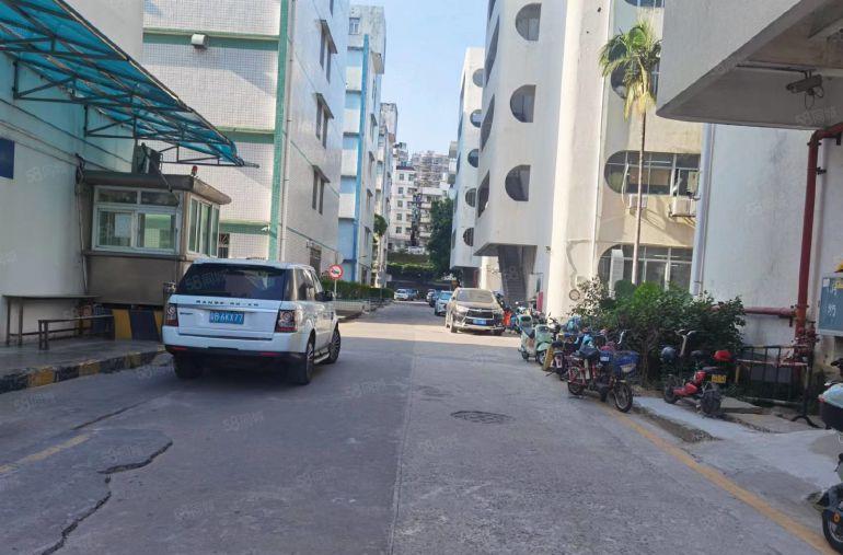 布吉上下水径湖北宝丰工业区新出3楼整层1800平可分方正出租