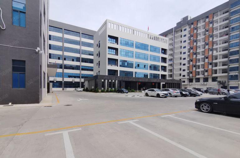 布吉李朗高新产业园新出无尘车间1593平方水电齐全招租！