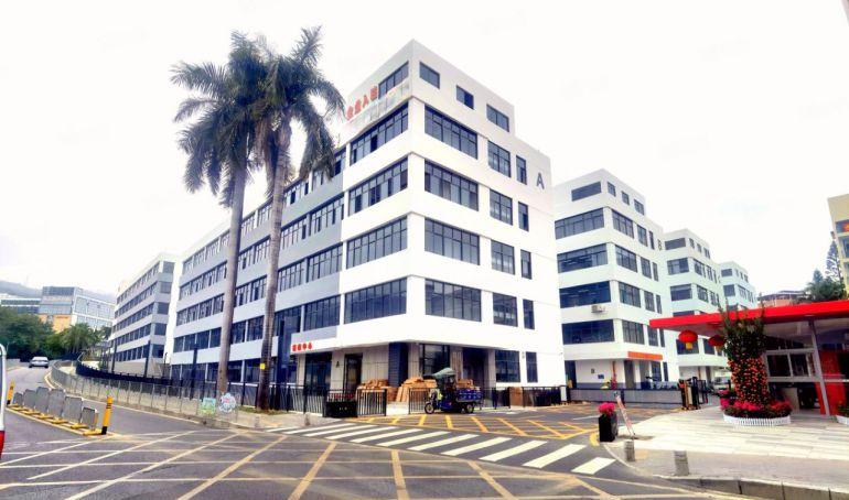 布吉长龙地铁口一楼1000平方，楼上501000都可以分