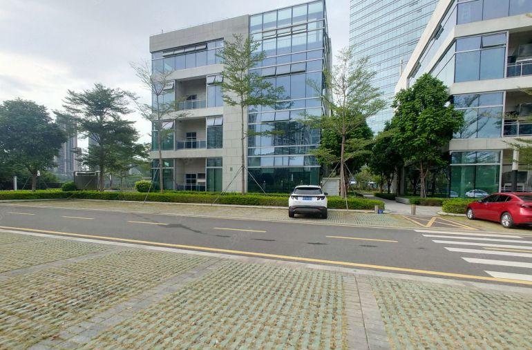 布吉石芽岭地铁口办公研发红本厂房出租2000千平大小分租按需