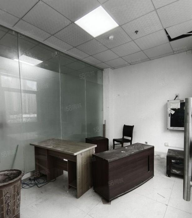 地铁口装修电商办公厂房，小面积68平米起租