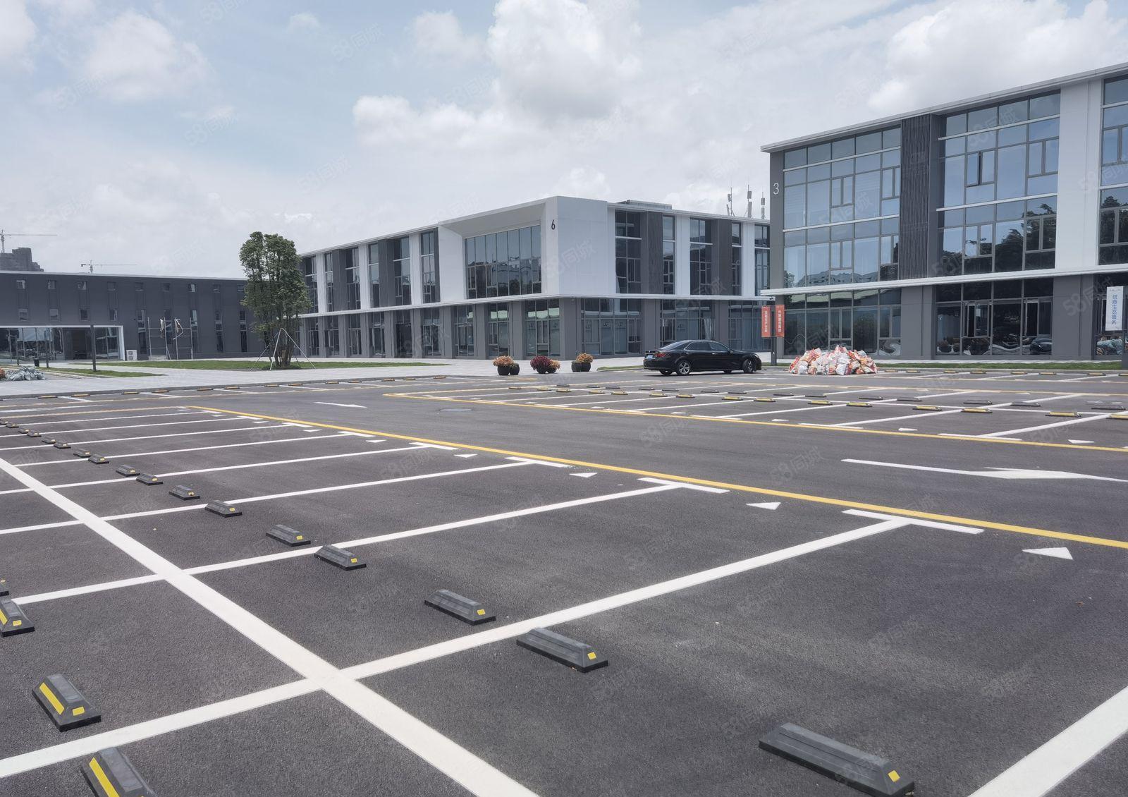 布吉坂田地铁口电商产业园2200平方厂房出租可办公可分租