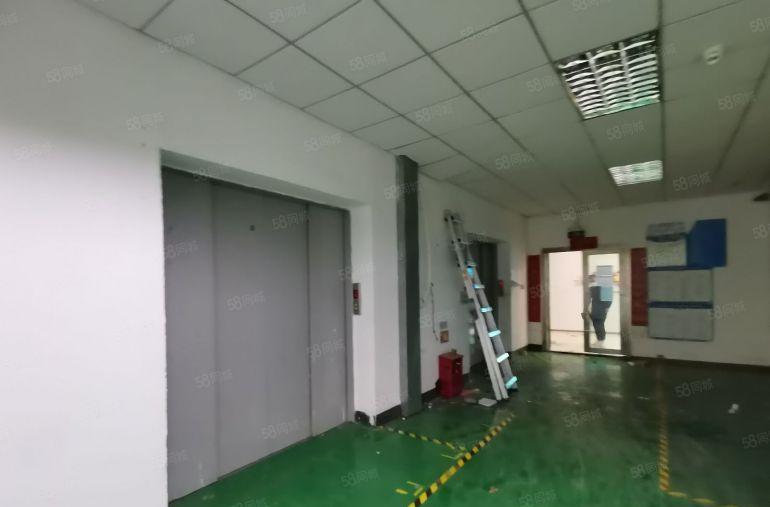 龙华观澜高速口原房东花园式厂房楼上7500平米。低价实际面积