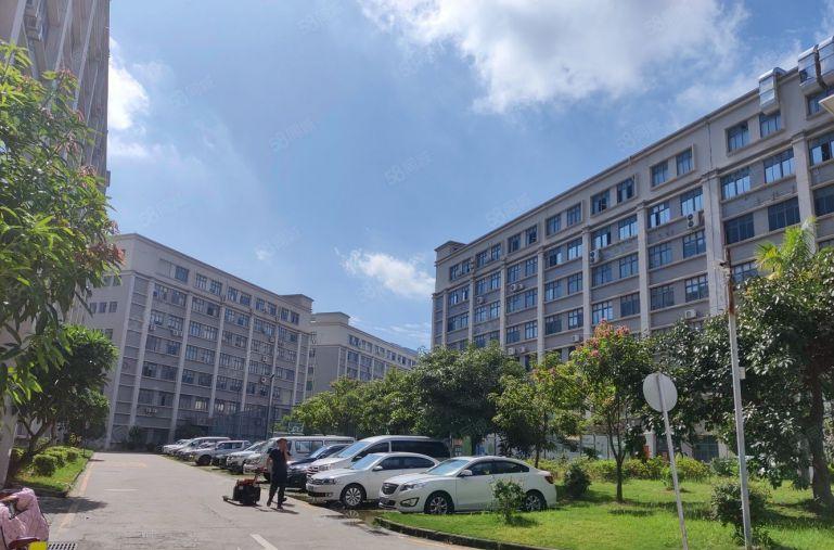 布吉李朗花园式厂房仓库1428平出租，带现成装修 可办环评