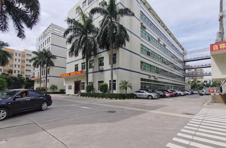 布吉李郎10号线地铁口4200平标准厂房仓库出租