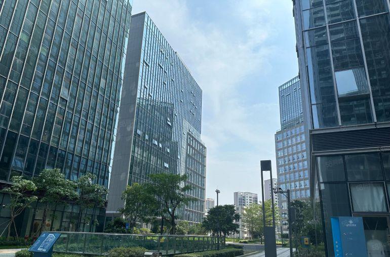 出租布吉上水径开发商1000平带红本可分租，使用率高