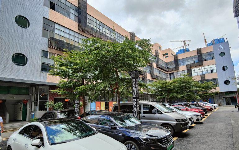 布吉地铁口丨高新产业园区新出楼上2000平带装修厂房仓库出租