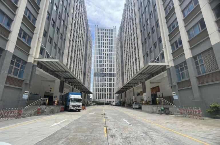 200平方米起布吉李朗地铁口楼上1000平方米厂房仓库出租