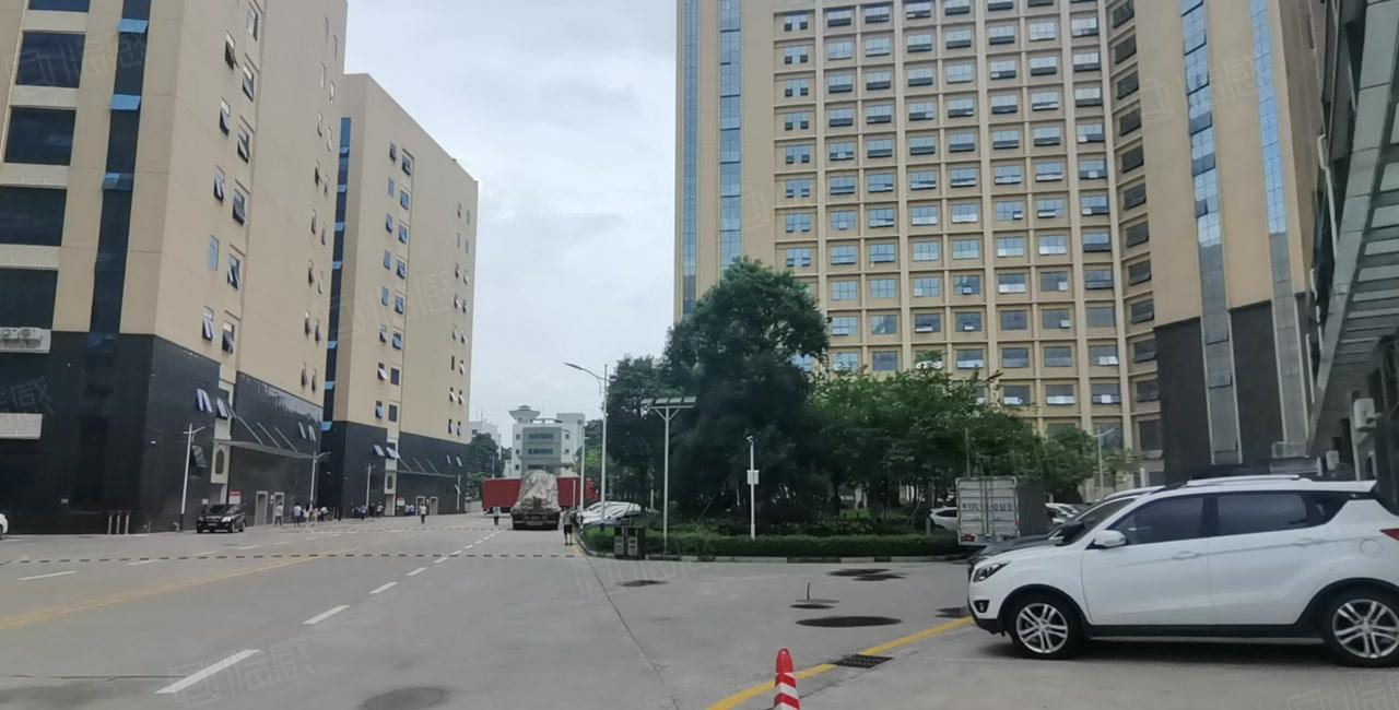 上李朗地铁口产业园楼上5百至2000平方4000平方厂房出租