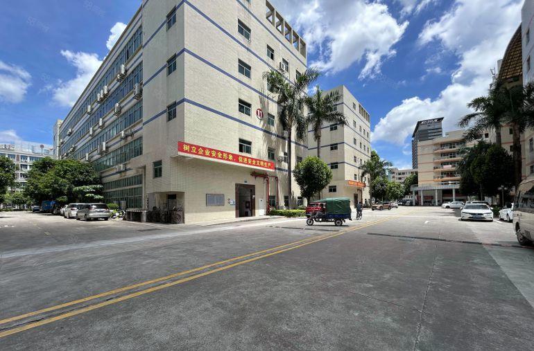 布吉上李朗原房东科技园新出楼上整层2000平厂房出租可分租