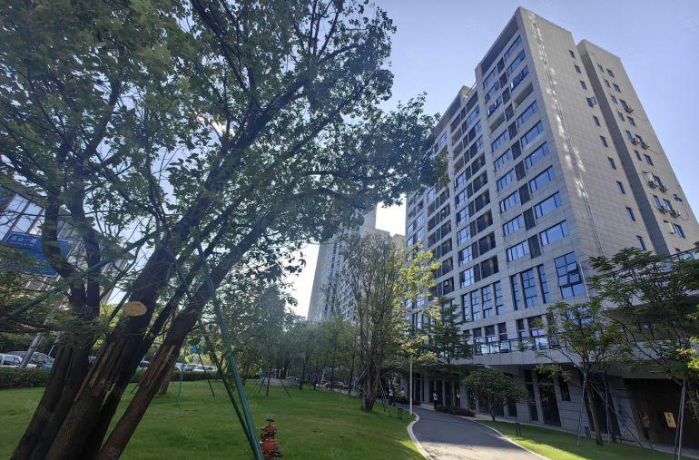 布吉科技园新出精装修厂房2000平方带现成前台水电齐全