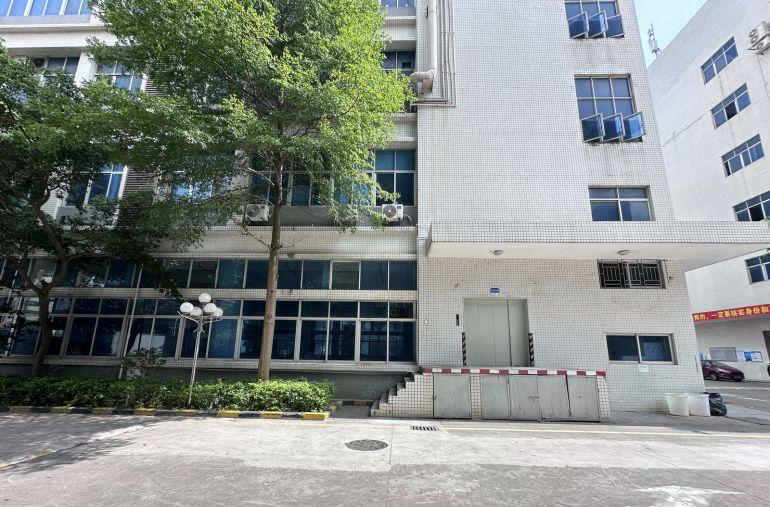 李朗联创科技园 1555平花园式一楼厂房出租 可自由分割