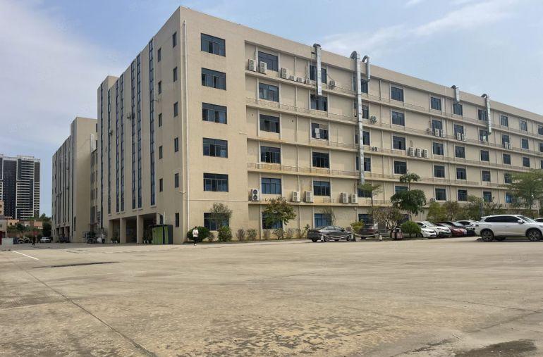 布吉李朗工业区新出楼上1000平现成水电厂房仓库出租大小分租