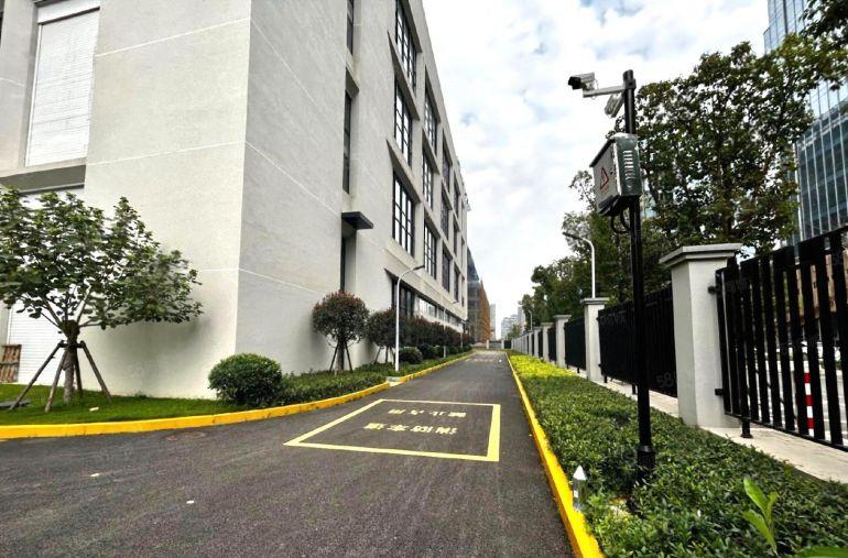 龙岗布吉丹竹电商园可出租面积2600。大小可分200平起租