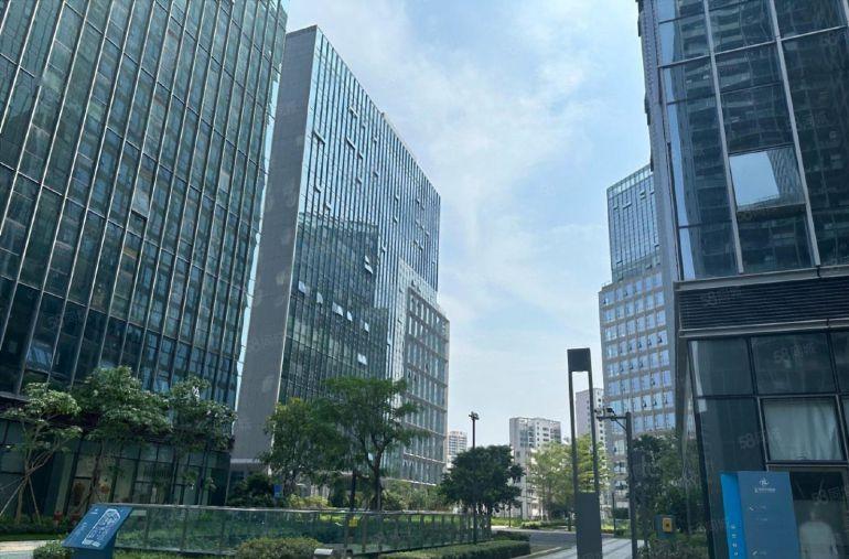 布吉石芽岭地铁站科技园全新红本厂房1800平出租，可分租