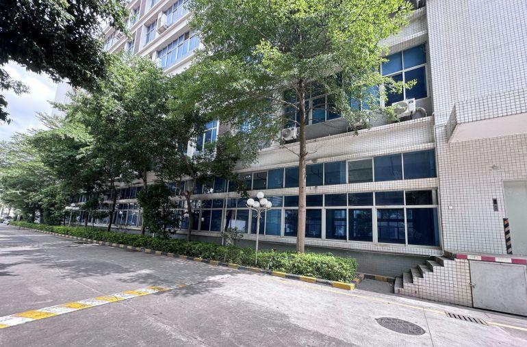 李朗联创科技园 1555平花园式一楼厂房出租 可自由分割