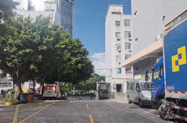 布吉，1100平，原房东，地铁口，精装修，现成水电齐全