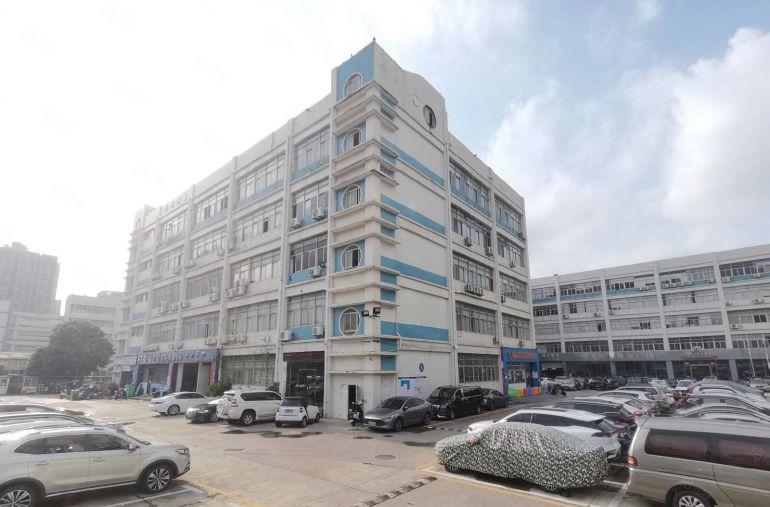 布吉地铁口现成装修办公红本汽修厂房3000平 可分租