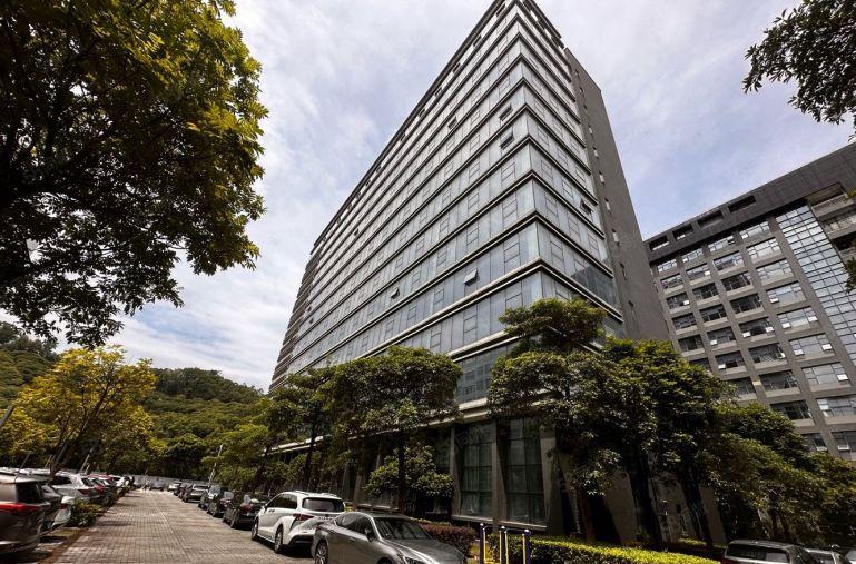 布吉红本独门独院厂房21000平出租，上市企业，总部