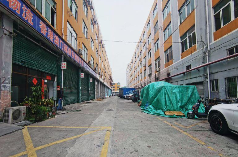 布吉丹竹头物流园厂房出租一楼仓库出租可分租小面积主干道边上