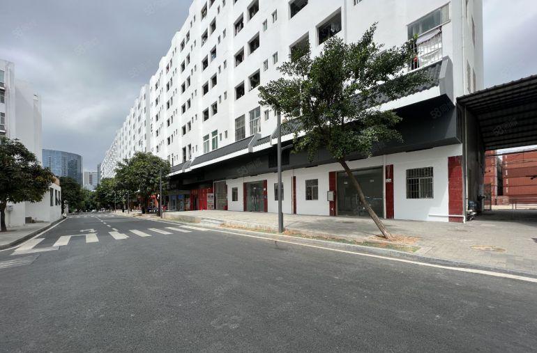 布吉李朗地铁口重工业厂房一楼1600平方出租带卸货平台空地大