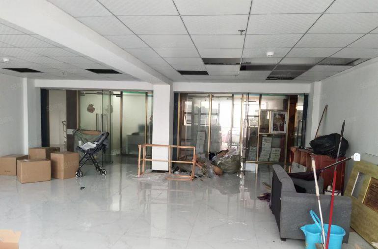 丹竹头地铁口，精装修电商办公，大小面积格局均有