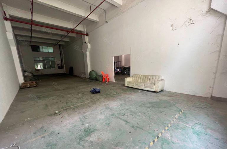 布吉李朗地铁口一楼标准厂房200平方出租，层高6米。